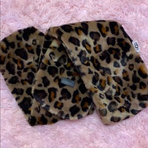 UGG Scarf